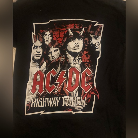NWT 🎸 AC/DC graphic tee 🎸 size medium 🎸 brand new - Picture 3 of 3